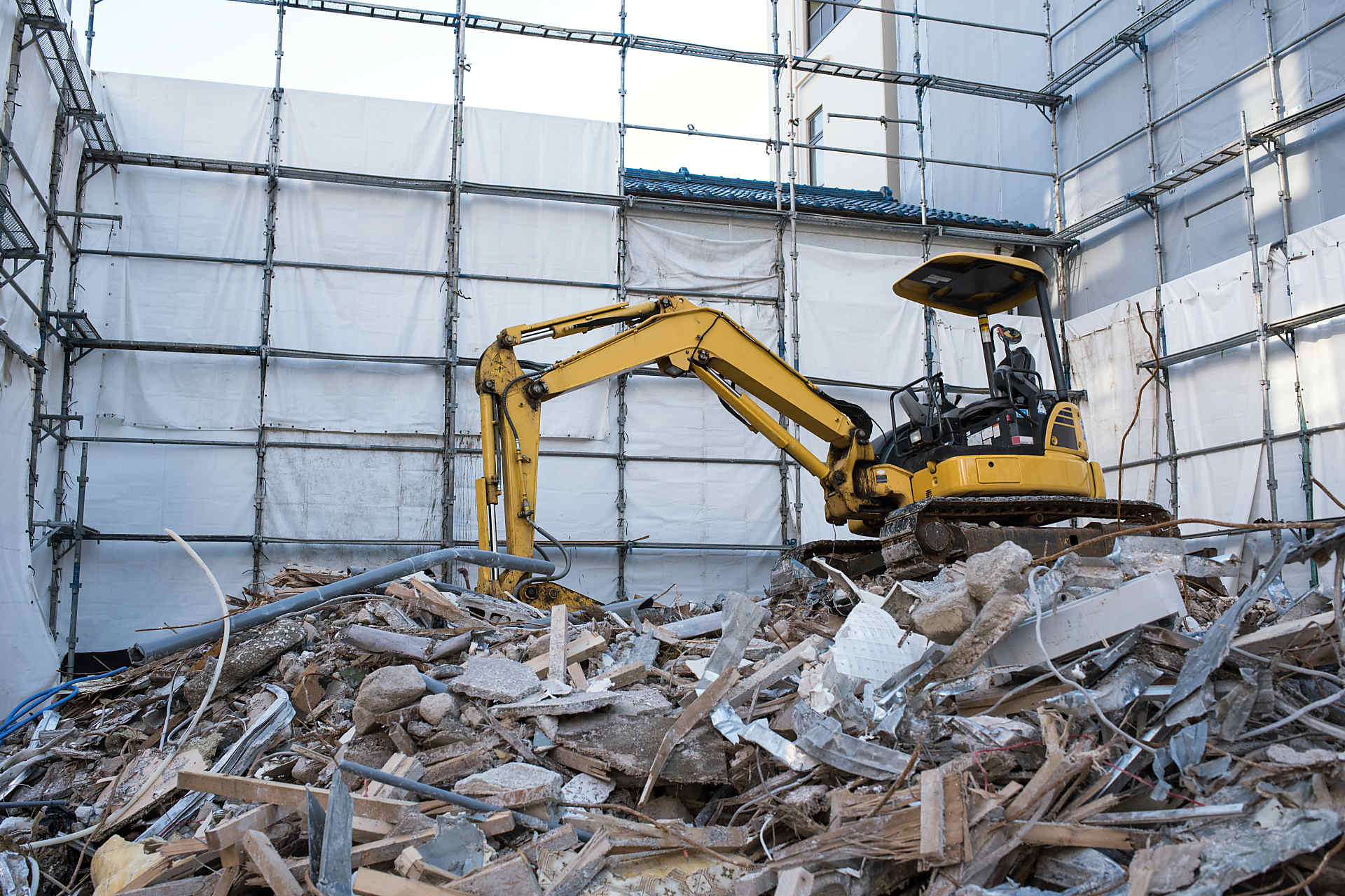 解体工事の様子
